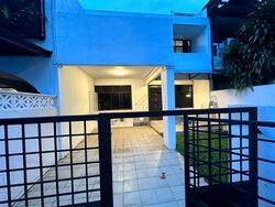 Leith Road (D19), Terrace #557811931